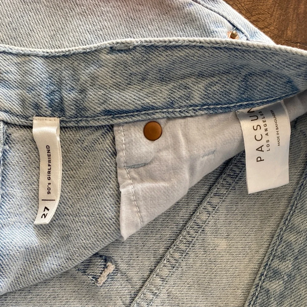 Pacsun 90’s Girlfriend Light Blue Jean Shorts with Floral Accents size 27 NWT - Picture 4 of 5